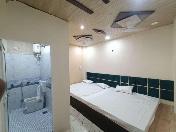 Hotel Rolex Ujjain Eksteriør bilde